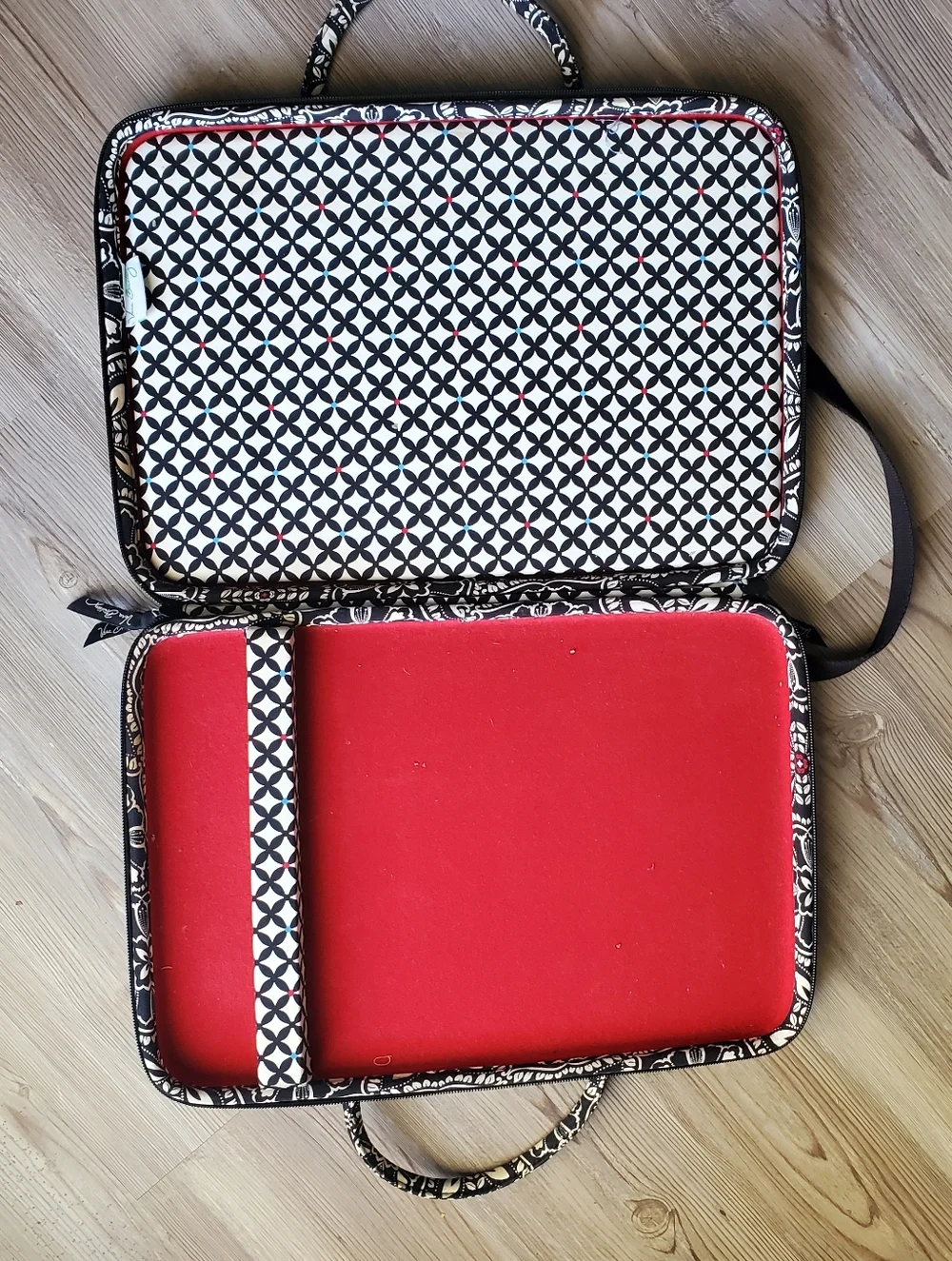 Vera Bradley hard shell laptop case in the retired 
